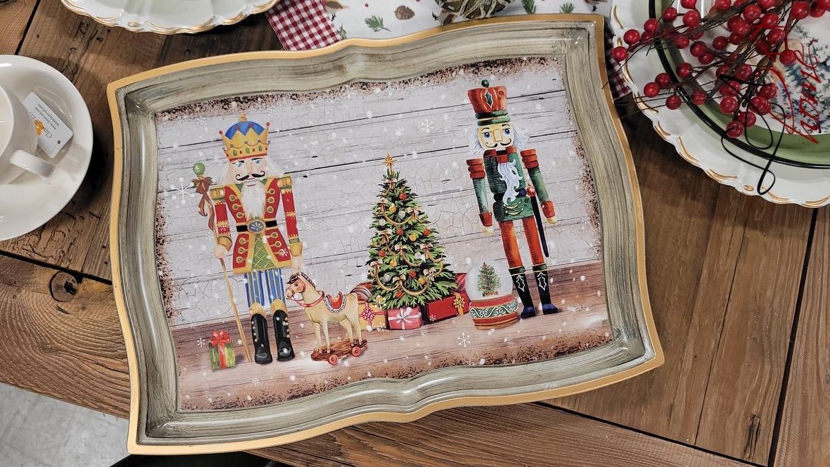 Plastový vánoční dekorační podnos s Louskáčky 