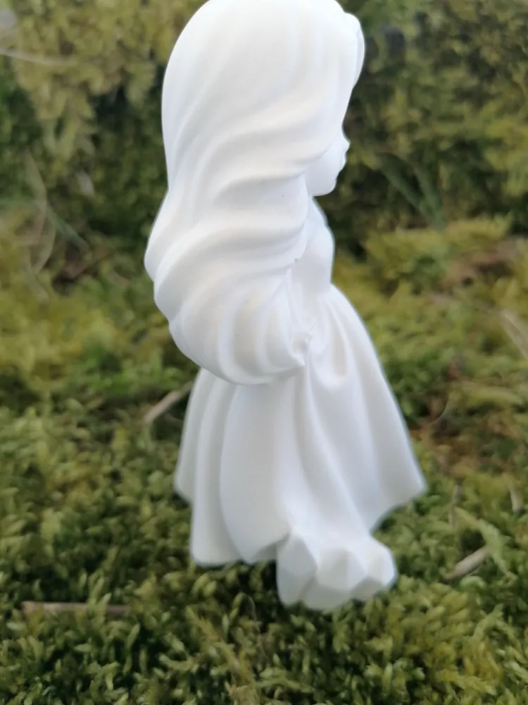 Dívka s krystaly k domalování