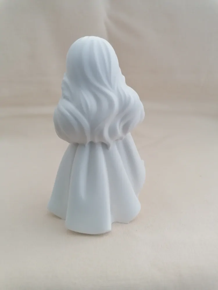 Dívka s krystaly k domalování