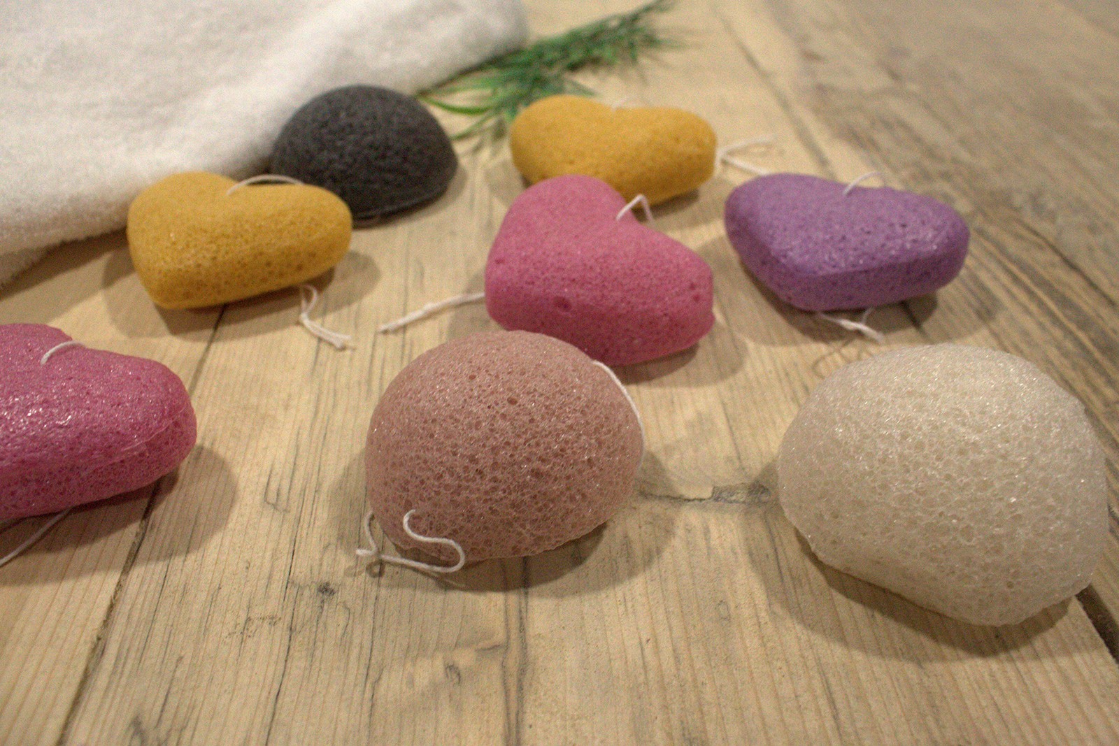 Přírodní Japonská mycí houba konjac Srdce -fialová