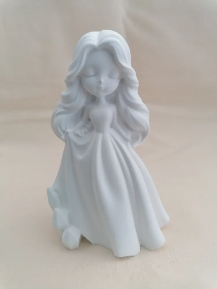 Dívka s krystaly k domalování